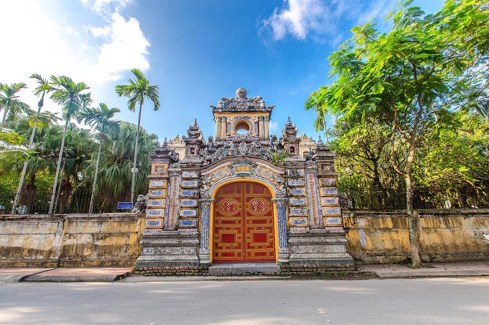 Cổng Cung An Định