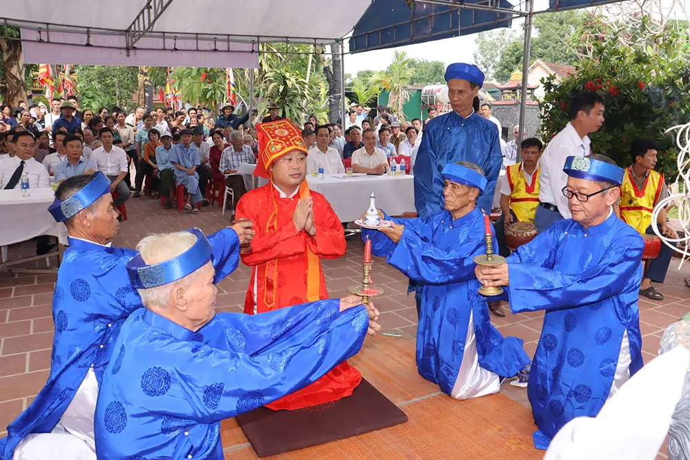 Nghi thức cổ lễ tại Lễ hội Đền Linh Kiếm