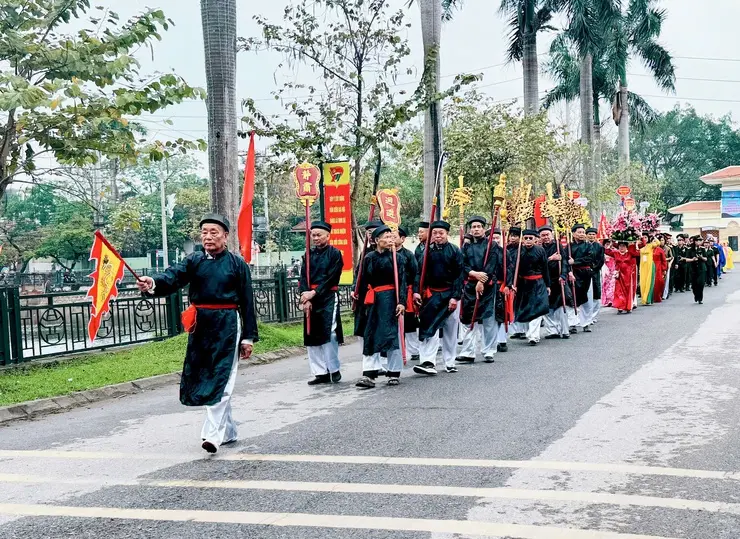 Đoàn rước tại Lễ hội Đông Phù
