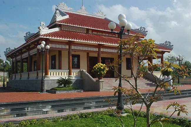 Quang cảnh tại Đền thờ Danh nhân Văn hóa Đào Tấn
