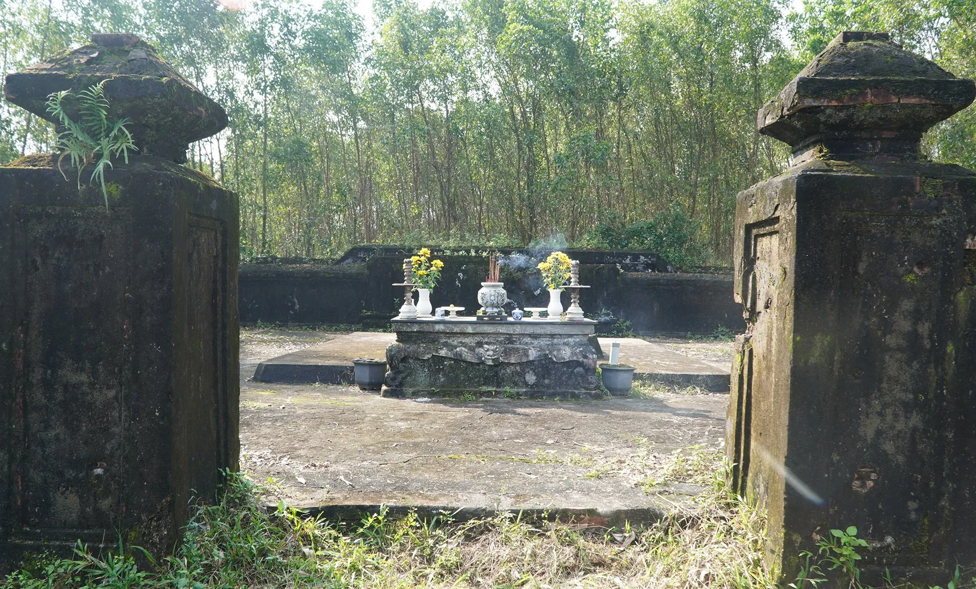 Cột trụ Lăng Trường Thái