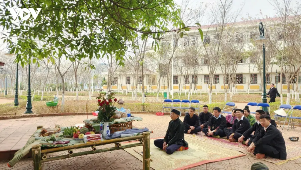 Lễ cúng tại Lễ hội Xên Mường