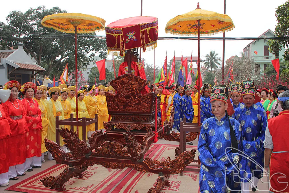 Kiệu rước Hội làng Phú Gia