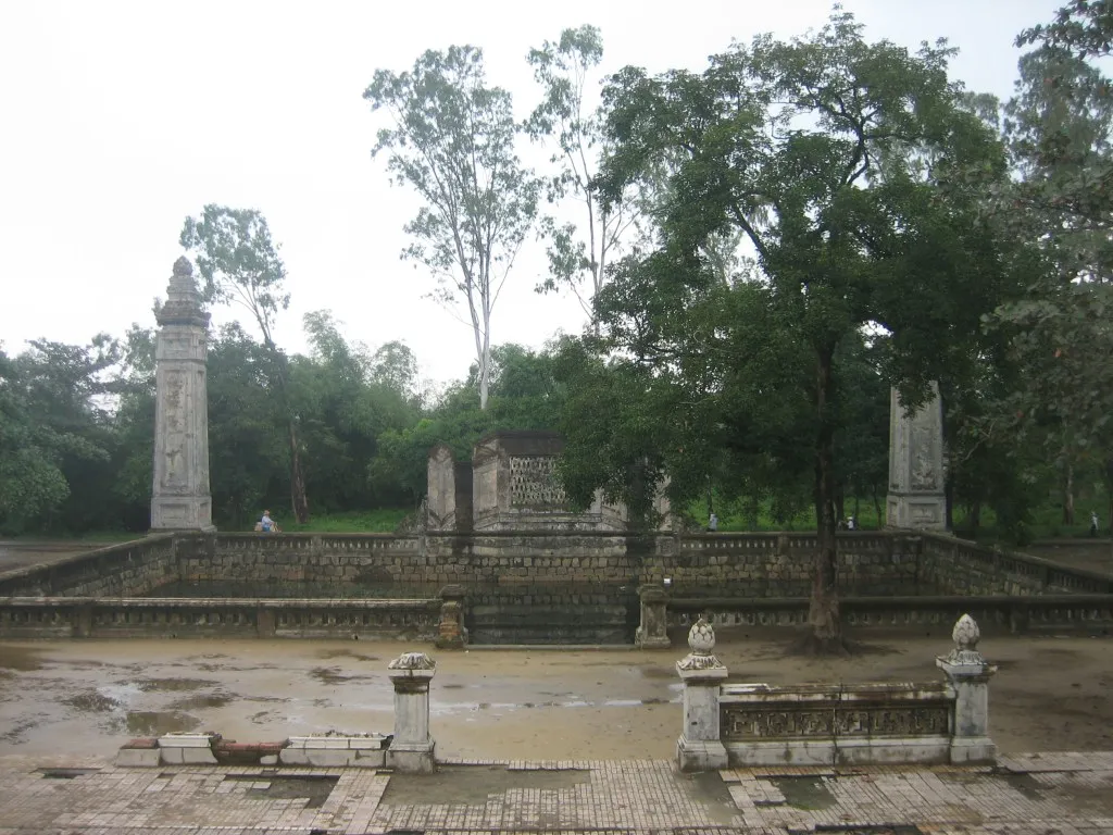 Khuôn viên Lăng Vạn Vạn