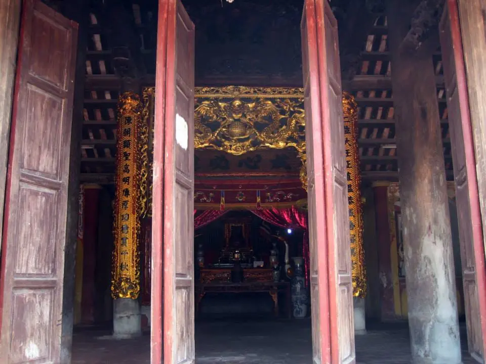 Không gian trước Đình An Tiêm
