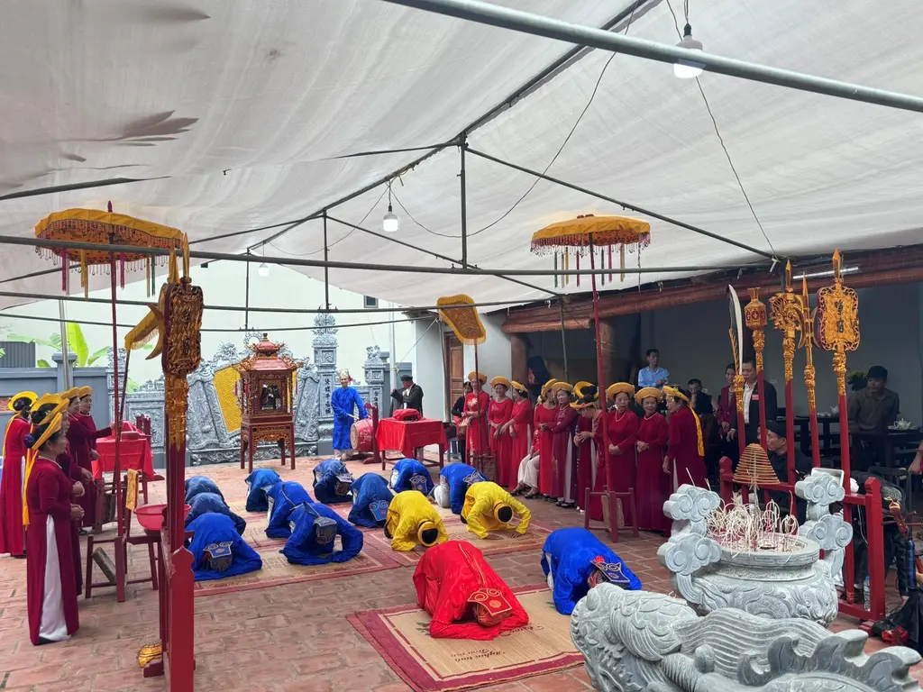 Lễ tế tại Hội làng Đài Bi