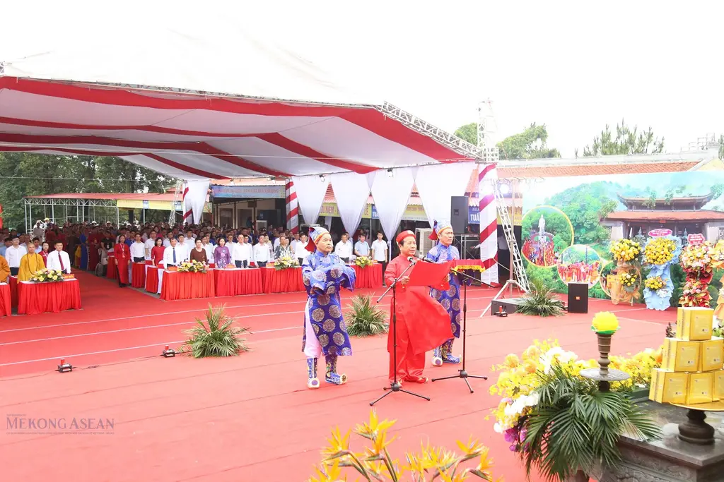 Đọc văn tế An Sinh vương Trần Liễu tại Lễ hội đền Cao An Phụ