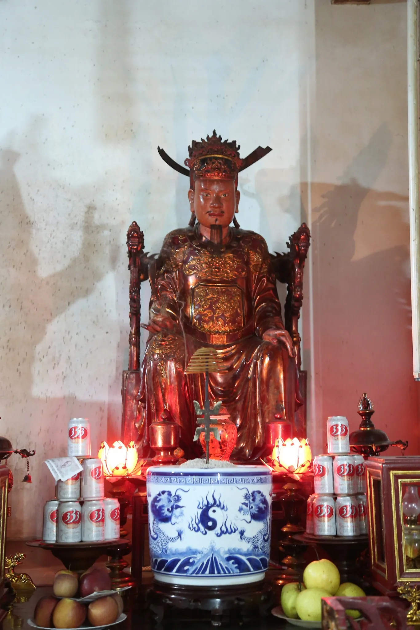 Tượng thờ trong chùa Ngọc Mạch