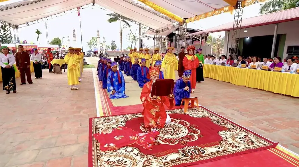 Đọc chúc văn tại Lễ hội đình Khoang
