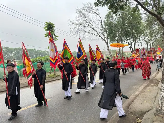 Đoàn rước tại Hội làng Hội Phụ