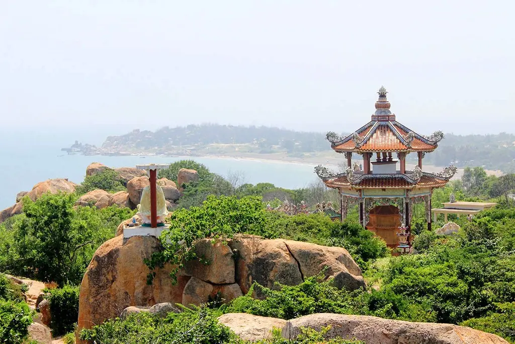 Cảnh quan Chùa Cổ Thạch