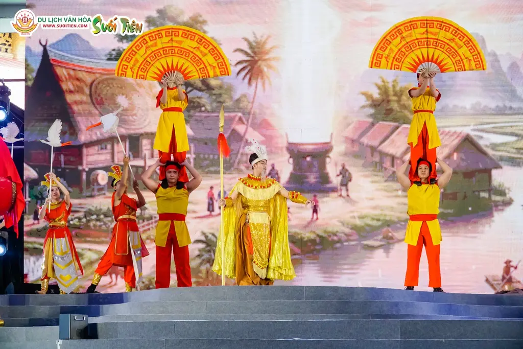 Văn nghệ tại Lễ hội Giỗ Tổ Hùng Vương