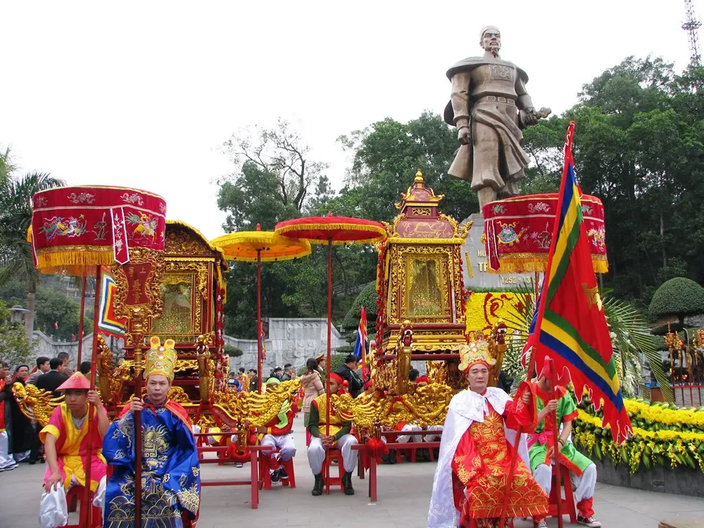 Đội nghi lễ tại Lễ hội Đền Cửa Ông