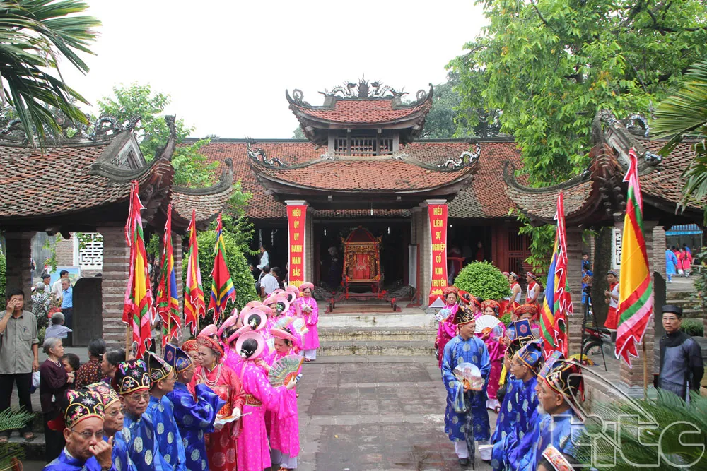 Khung cảnh Hội đình Chèm