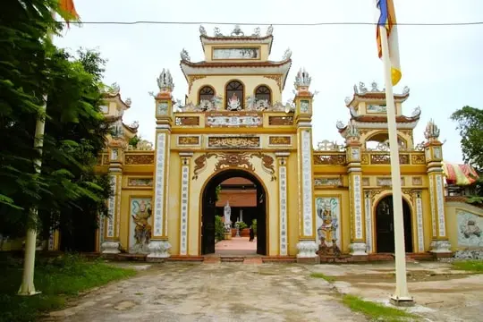 Cổng Đình An Lãng nhìn chính diện