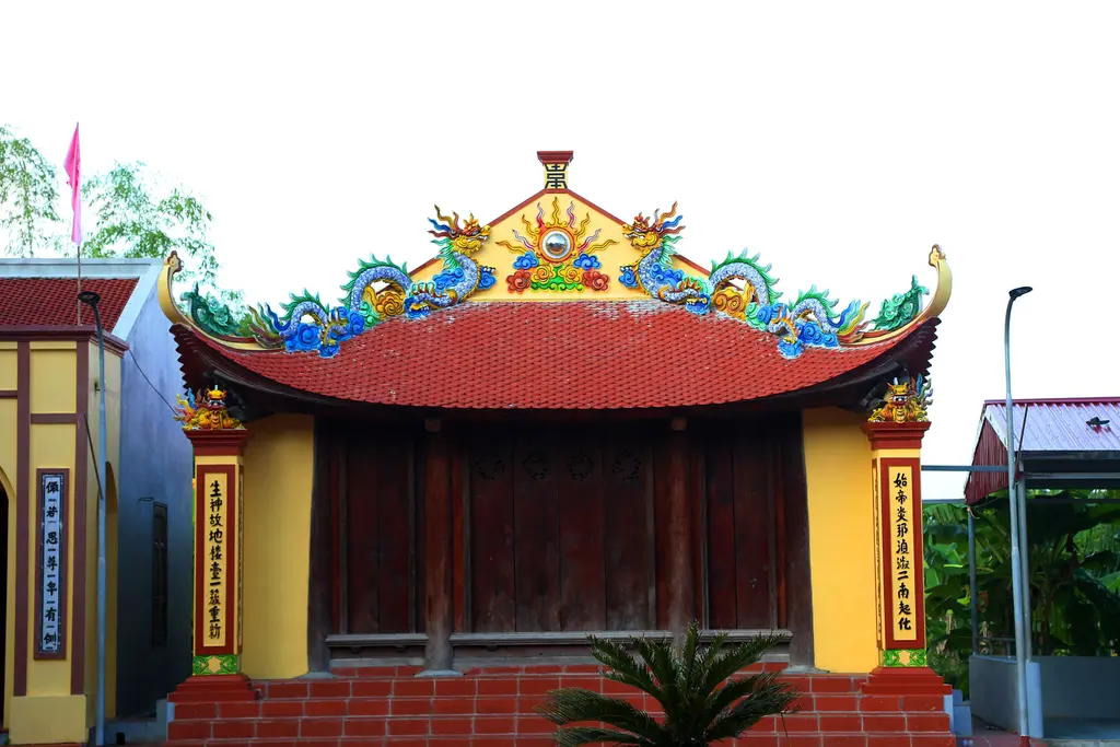Không gian cảnh quan bên ngoài đình Nhự Nương