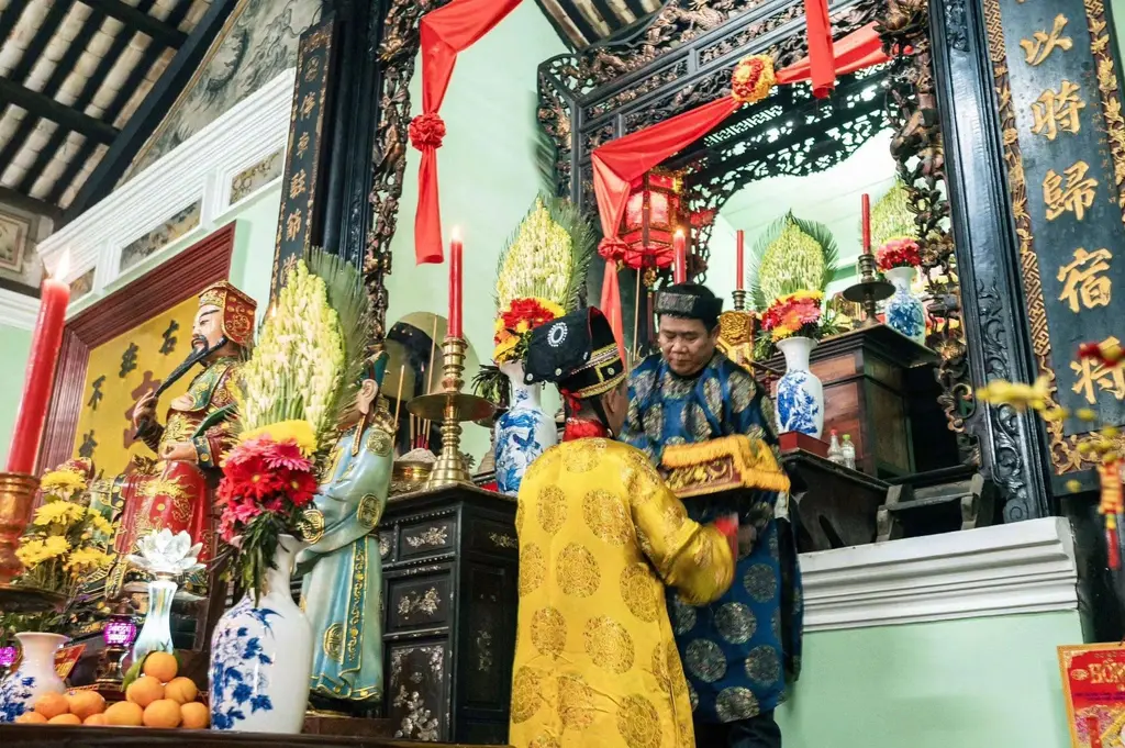 Lễ tế tại Lễ Thỉnh Sắc thần Đình Châu Phú