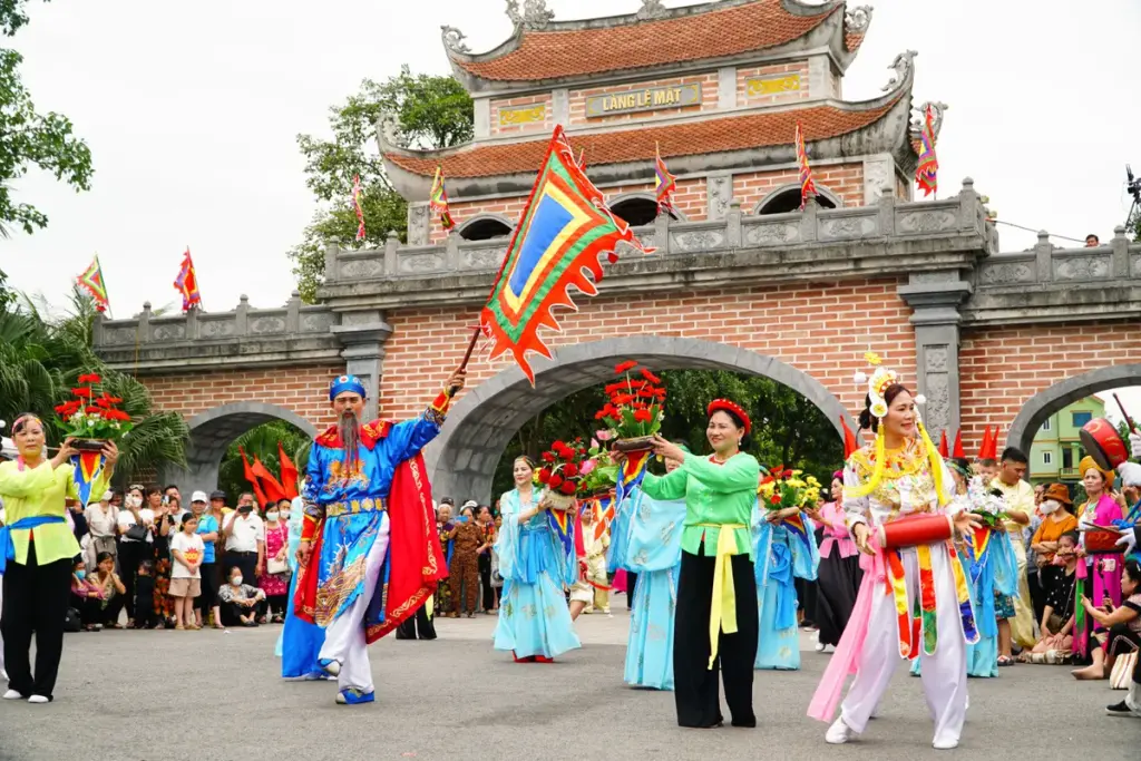 Điệu múa Giảo Long tại Hội làng Lệ Mật