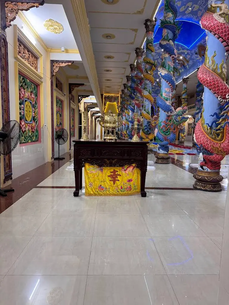Cảnh quan khu di tích Tòa Thánh Cao Đài Tiên Thiên