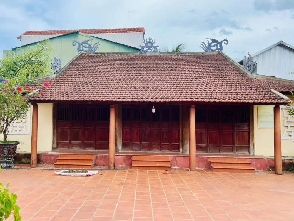 Phủ thờ Diên Khánh Vương