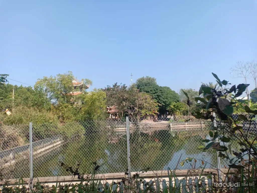 Đình Khê Tang (đình Thượng) nhìn từ xa