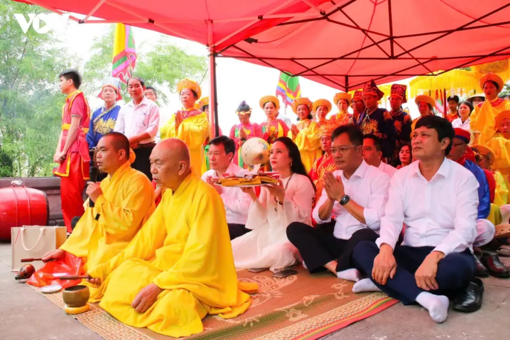 Nghi thức tế lễ tại Lễ hội Đền Lăng