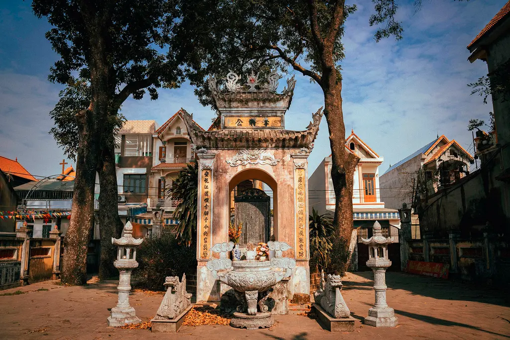 Chính diện văn bia đình Yên Duyệt