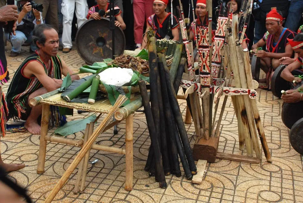 Không gian lễ cúng tại Lễ hội mừng lúa mới dân tộc Xơ Đăng