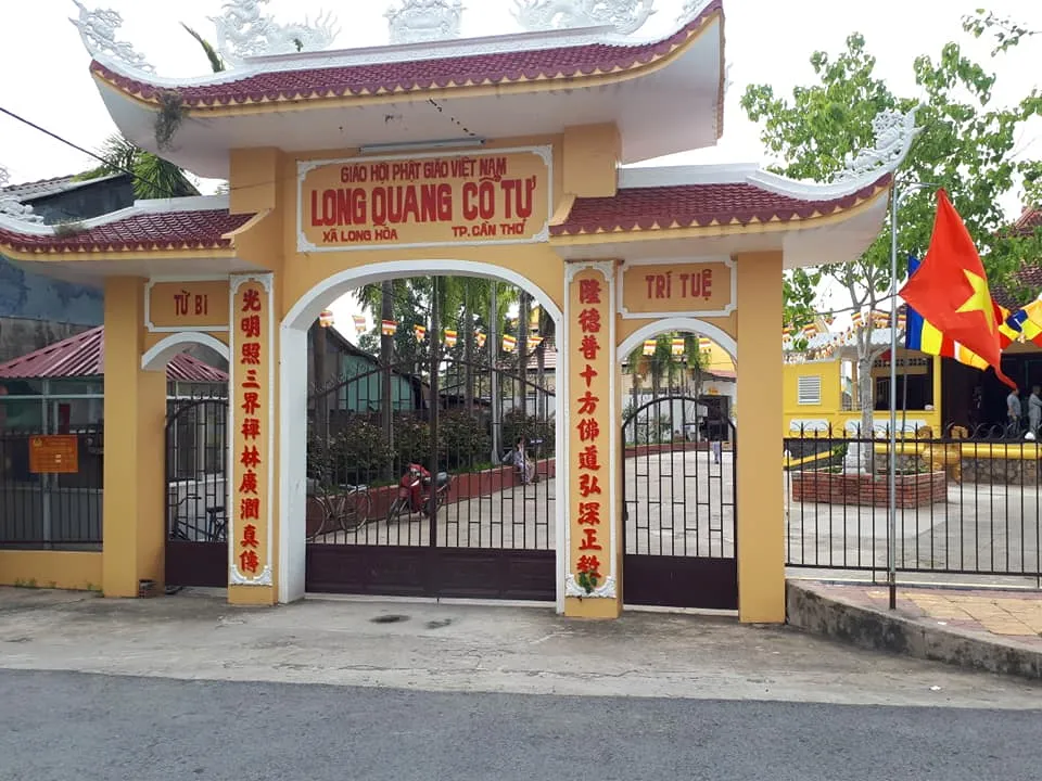 Cổng Chùa Long Quang