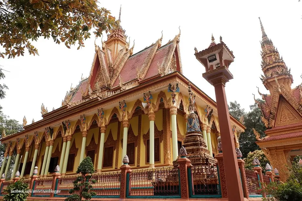 Khung cảnh tại Chùa Điệp Thạch