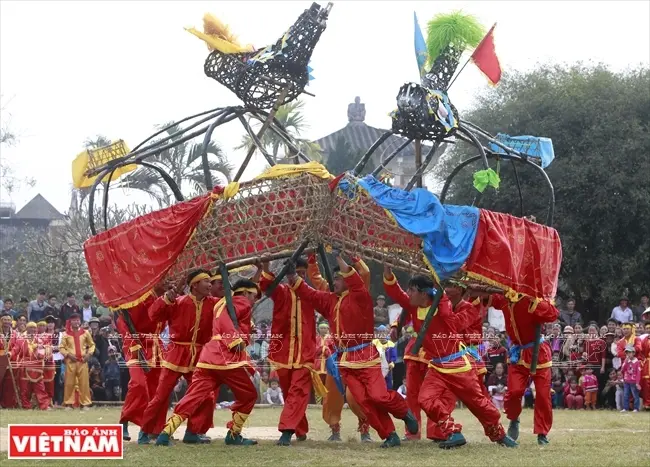 Chọi voi tại Lễ hội Trò Chiềng
