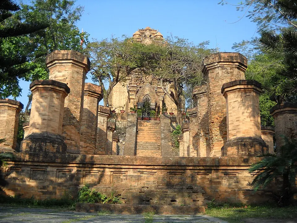 Bình đài ở Tháp Bà Ponagar