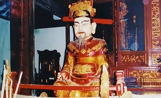 Tượng thờ danh tướng Phan Tây Nhạc ở đình Thị Cấm