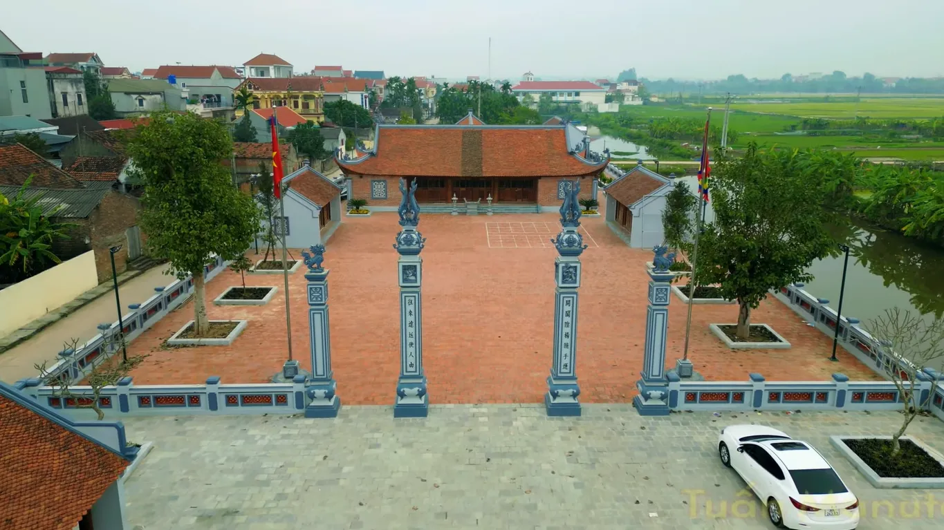 Cảnh quan không gian di tích Đình Tòng Thái nhìn từ ngoài