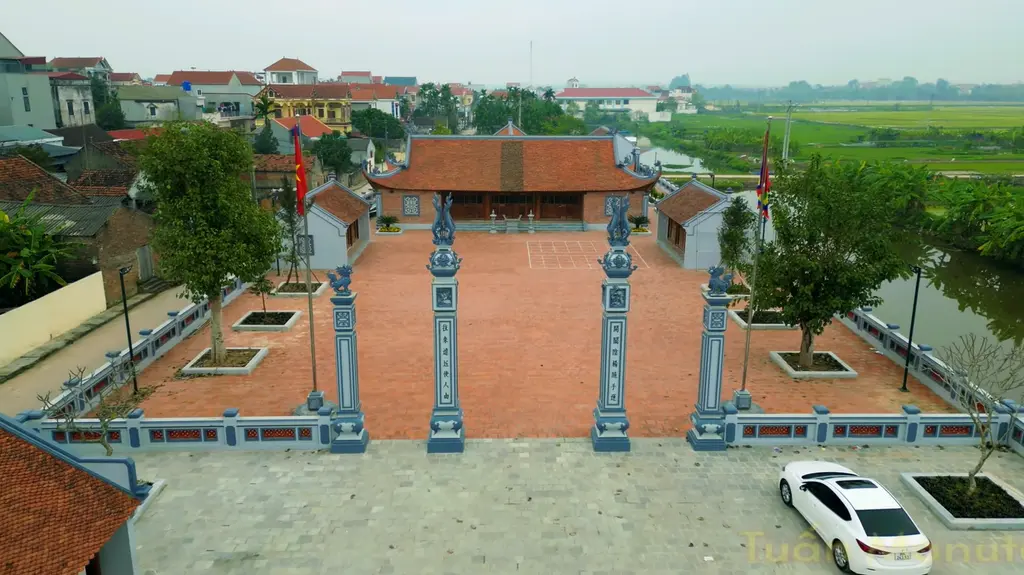 Cảnh quan không gian di tích Đình Tòng Thái nhìn từ ngoài