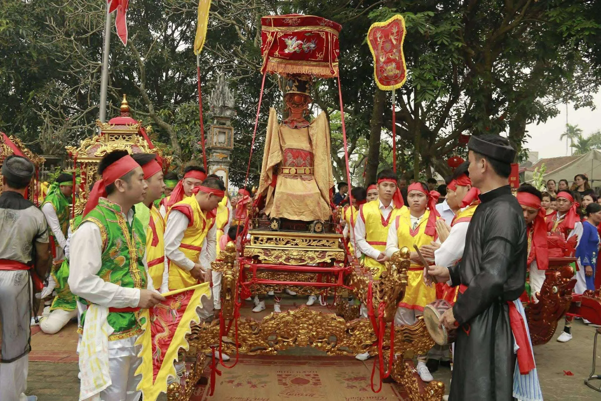 Kiệu Thánh tại Hội làng Nội An