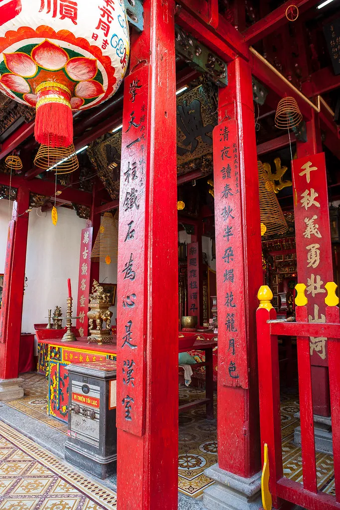 Cột Hiệp Thiên Cung và một số vật liệu khác đều được mang từ Trung Quốc sang