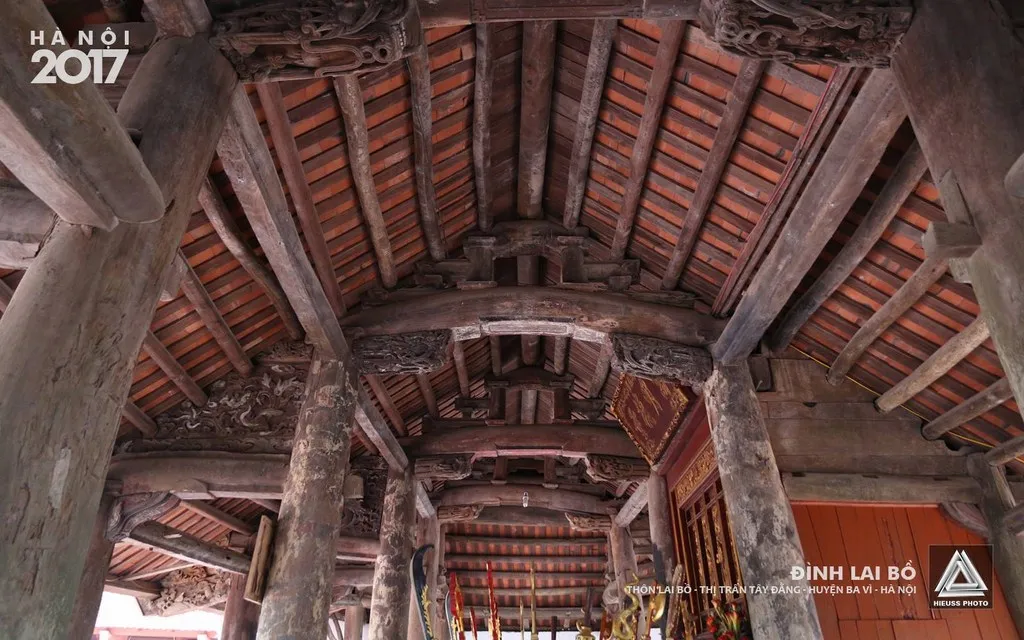 Bên trong Đình Lai Bồ