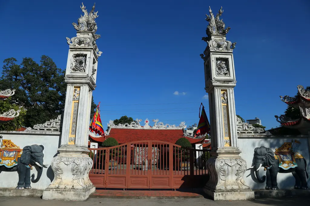 Cổng đình Miêu Nha