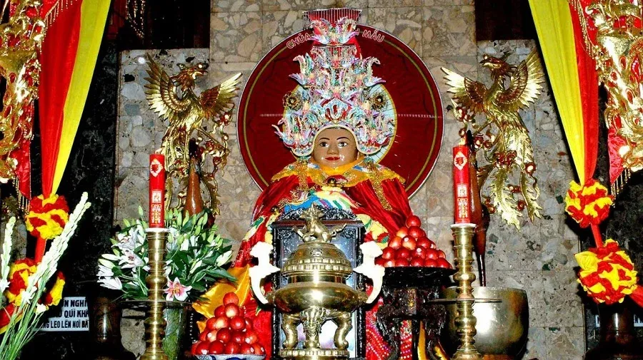 Tượng Bà Chúa Kho tại Đền Bà Chúa Kho