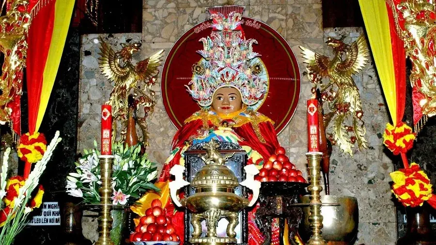 Tượng Bà Chúa Kho tại Đền Bà Chúa Kho