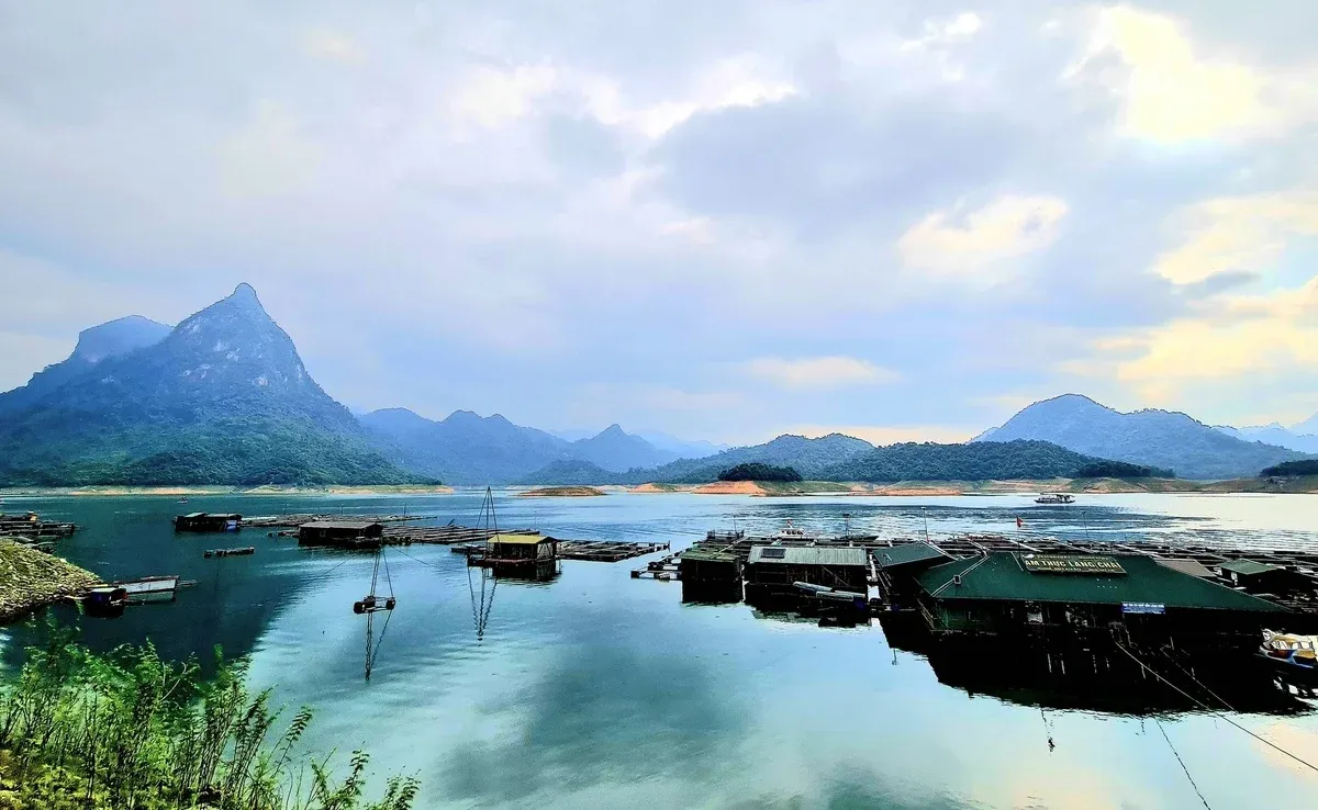 Cảnh quan tại khu bảo tồn thiên nhiên Na Hang - Lâm Bình