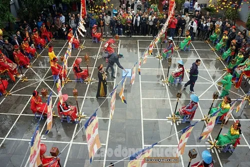 Bàn cờ người tại Hội chùa Vua