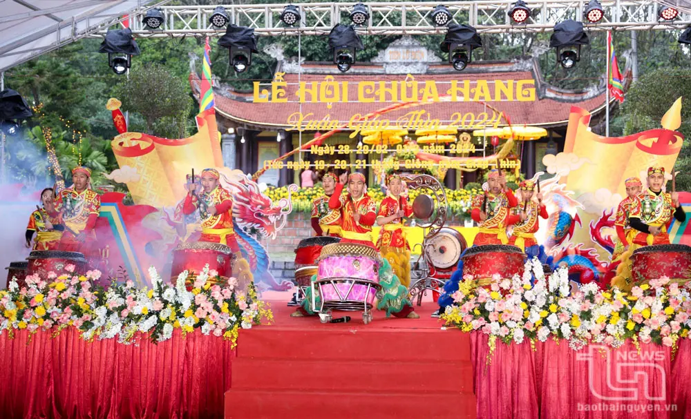 Trống hội Lễ hội Chùa Hang
