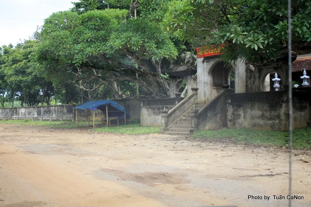 Quang cảnh bên ngoài Đền thờ Lê Lai