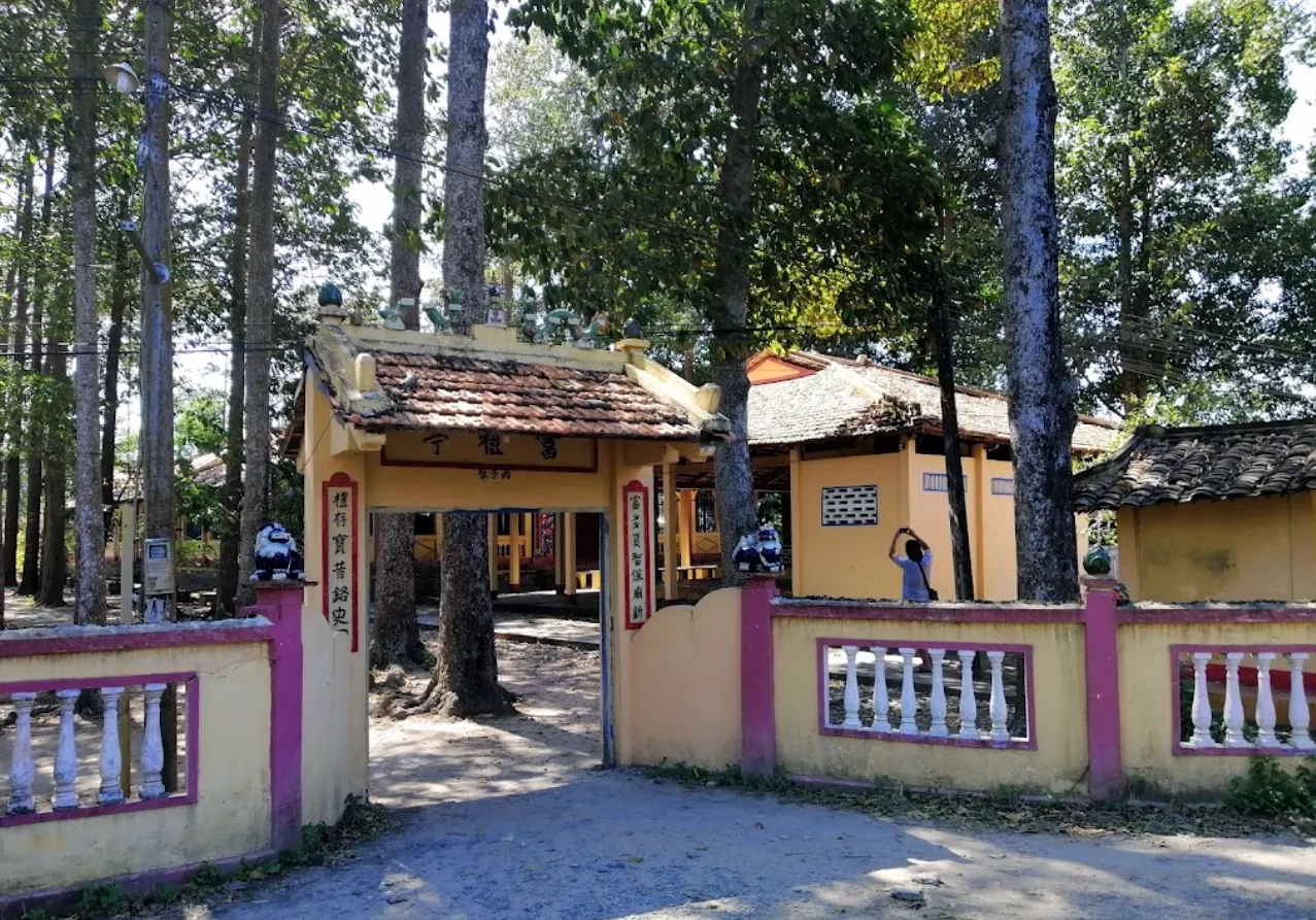 Cổng Đình Phú Lễ