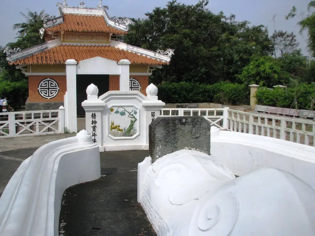 Cảnh quan Khu mộ Phan Thanh Giản