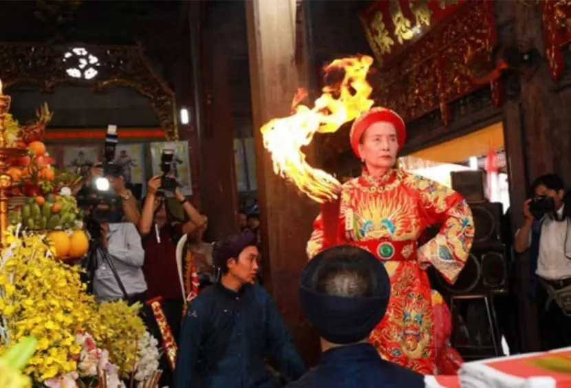 Hình ảnh cụ đồng Trần Thị Duyên