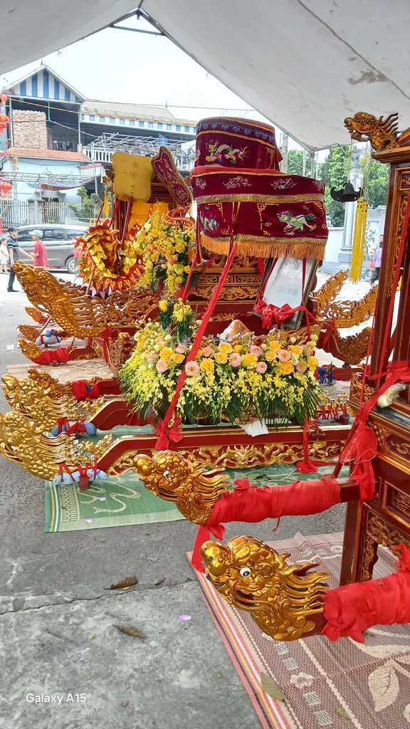 Bộ kiệu Thánh làng Bài Trượng