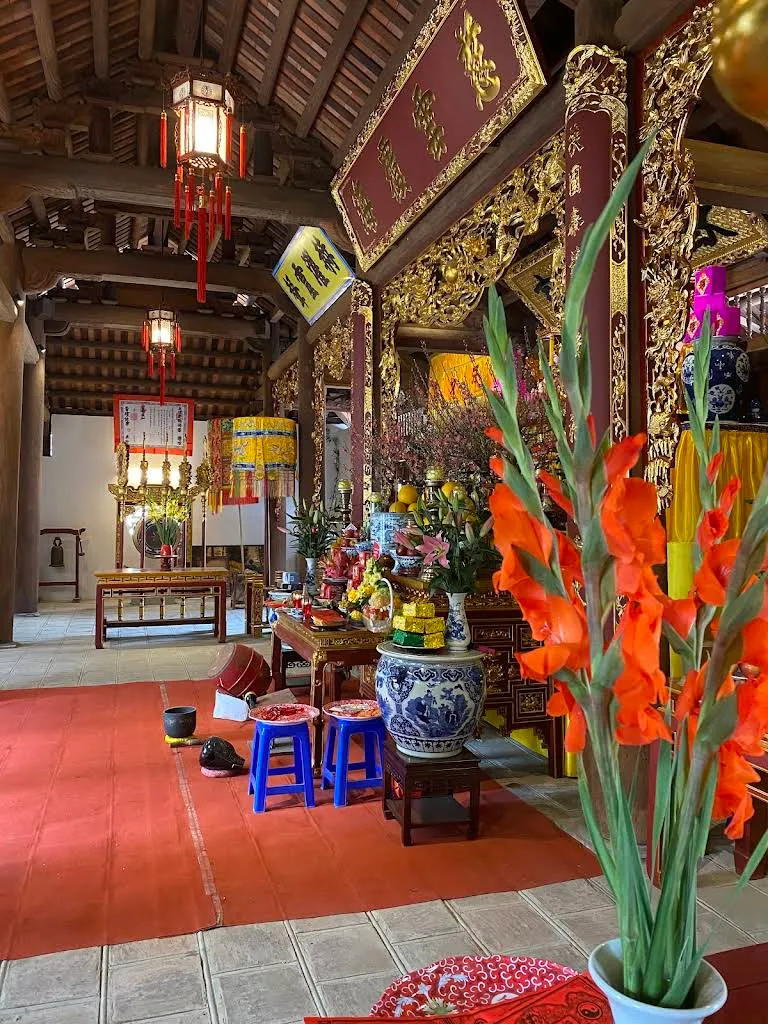 Cảnh quan bên trong di tích Đình An Trí